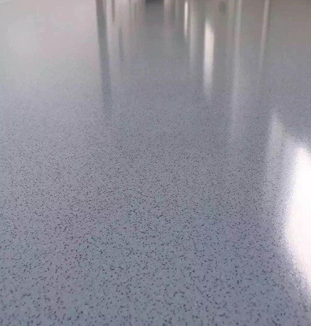 环氧彩砂自流平的优点是什么？