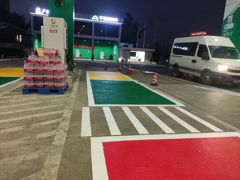 彩色陶瓷颗粒防滑路面施工工艺怎么做？ 