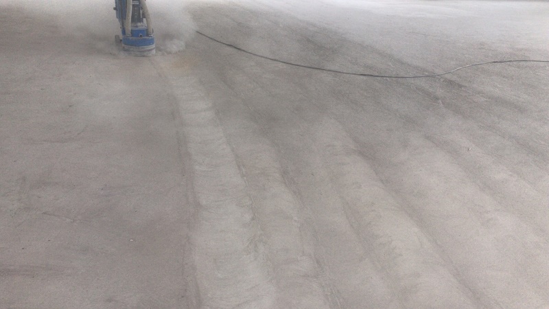 环氧自流平施工地面开裂伸缩缝如何处理？