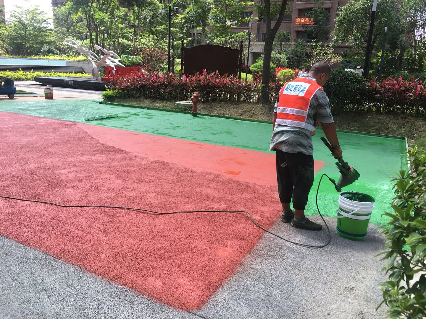 南宁-公园做彩色透水路面多少钱？