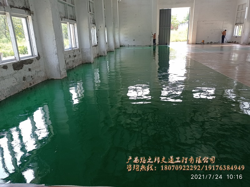 东兴-不同类型的工厂地面该选什么样的地坪漆？