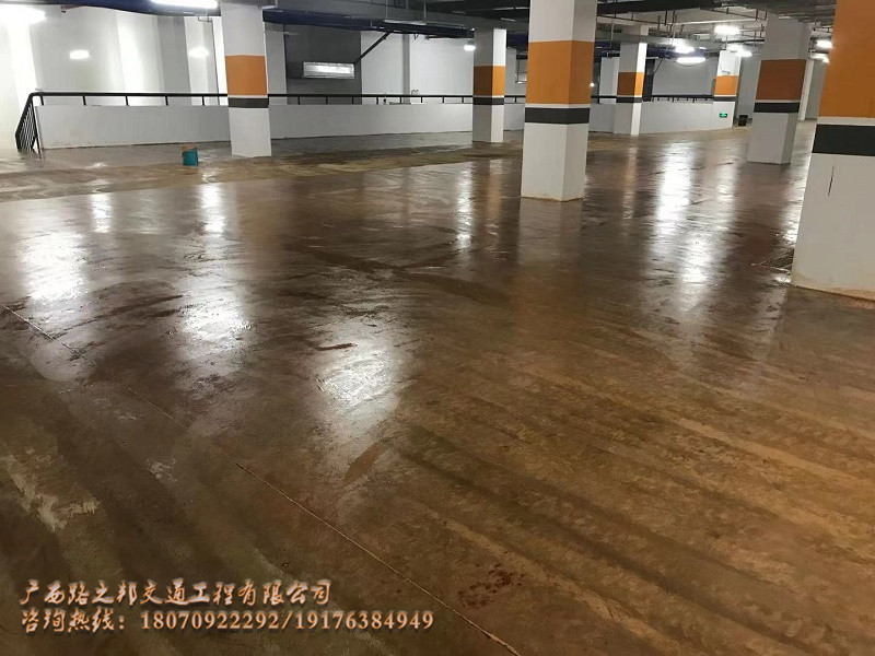 为什么地面潮湿时不能做环氧地坪漆施工？