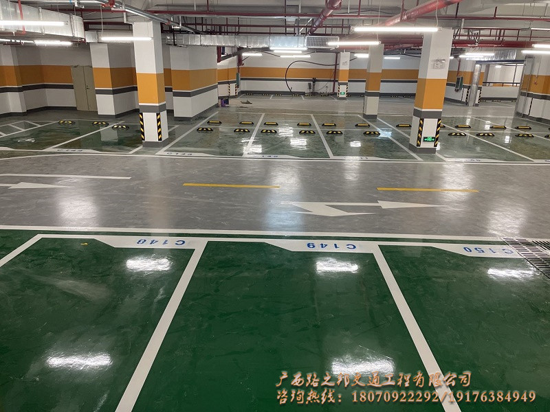 为什么做环氧地坪漆要找专业施工公司？(图2)