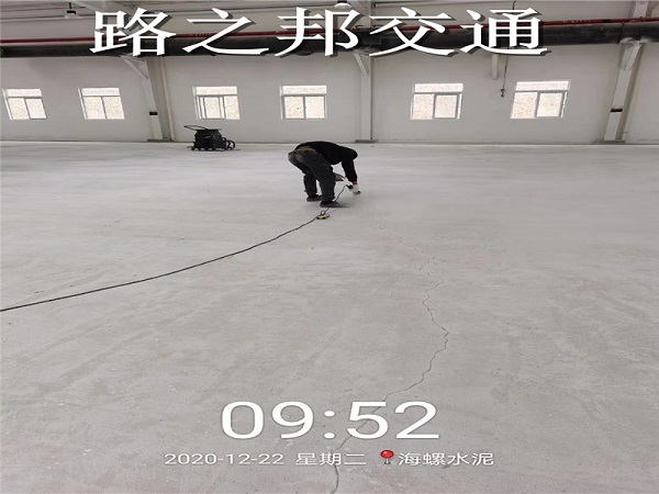 广西旧厂房地坪漆翻新前后对比(图1)