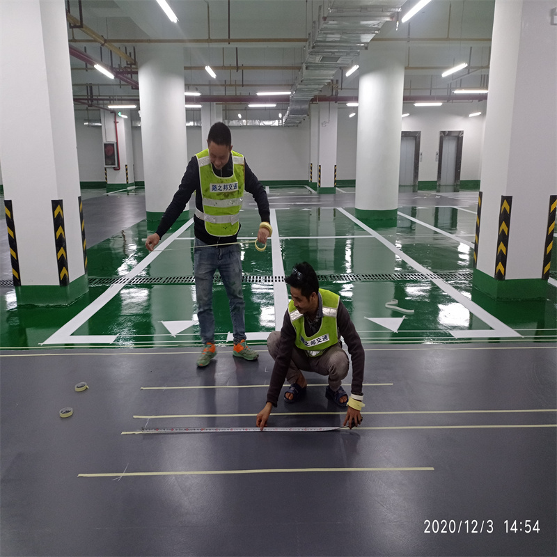 地坪漆厂家：超耐磨微珠地坪漆的防滑性能(图1)