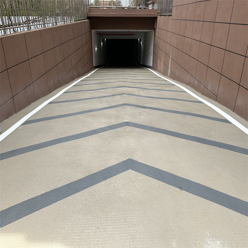 停车场出入口用哪种地坪漆材料好？(图2)