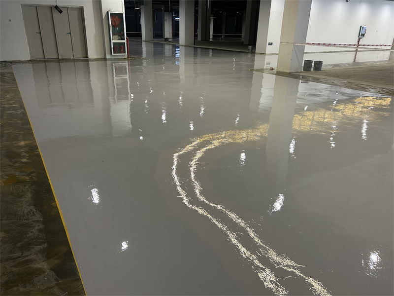钦州水性环氧地坪涂料地面损坏的原因是什么？(图1)