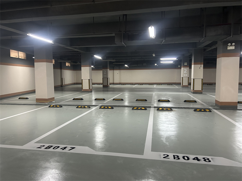 小区地下室水性地坪漆施工,停车场地坪漆(图3) 小区地下室水性地坪漆施工,停车场地坪漆(图3)