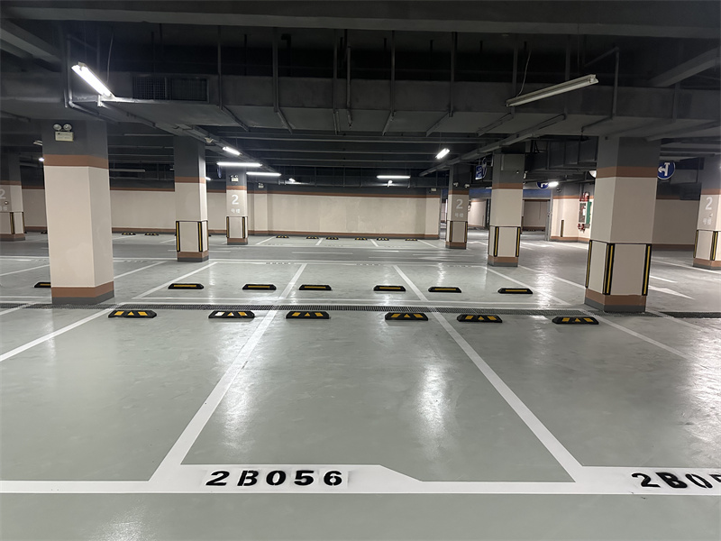 环氧地坪漆施工后多久能遇水？(图2)